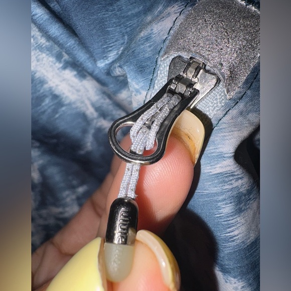 Lululemon Athletica Blue and White Ski Jacket - Picture 7 of 7